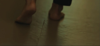 Han Ga-in feet photo 17