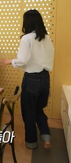 Han Ga-in feet photo 8