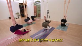 Han Ga-in feet photo 18