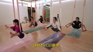 Han Ga-in feet photo 15