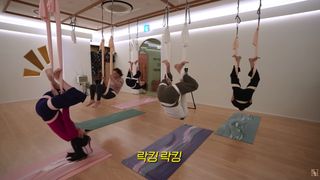 Han Ga-in feet photo 9