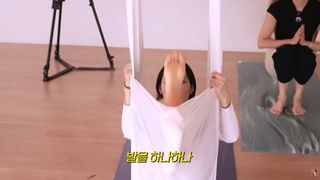Han Ga-in feet photo 18