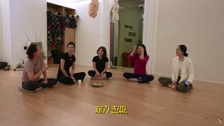 Han Ga-in feet photo 10