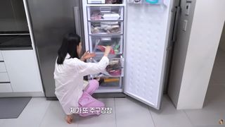Han Ga-in feet photo 4