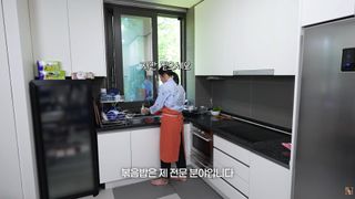 Han Ga-in feet photo 15