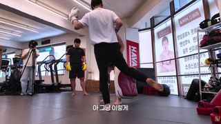 Han Ga-in feet photo 20