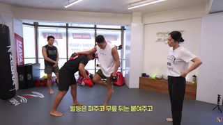 Han Ga-in feet photo 16