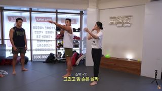 Han Ga-in feet photo 8