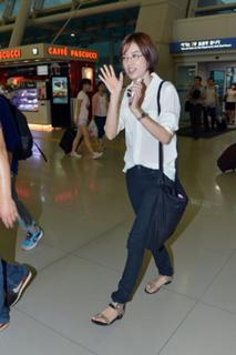 Han Hyo-joo feet photo thumbnail