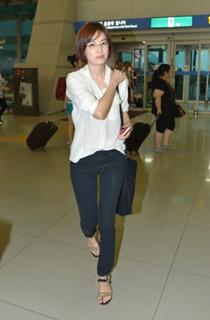 Han Hyo-joo feet photo thumbnail