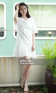 Han Hyo-joo feet photo thumbnail