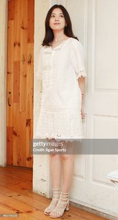 Han Hyo-joo feet photo thumbnail