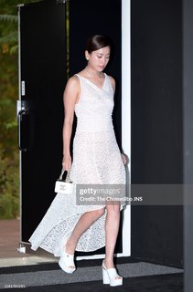 Han Hyo-joo feet photo thumbnail