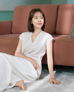 Han Ji-min feet photo 6
