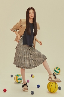 Han So-hee feet photo thumbnail