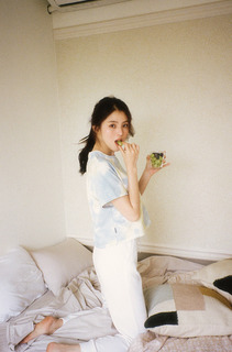 Han So-hee feet photo thumbnail