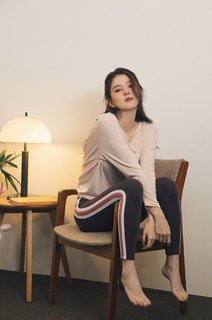 Han So-hee feet photo thumbnail