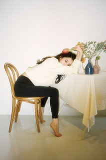 Han So-hee feet photo thumbnail