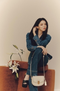 Han So-hee feet photo thumbnail