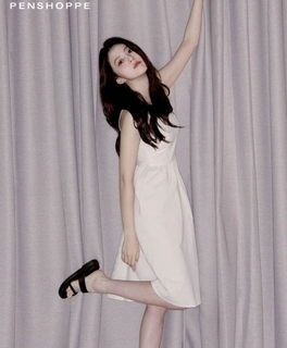 Han So-hee feet photo thumbnail