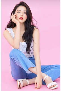 Han So-hee feet photo thumbnail