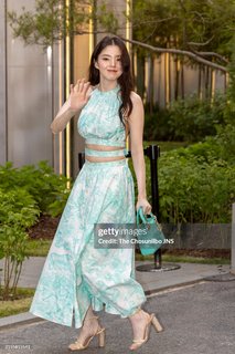 Han So-hee feet photo thumbnail