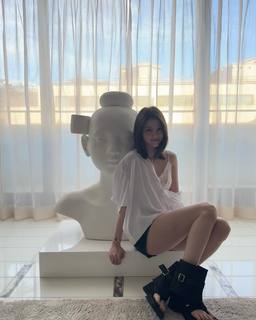 Han So-hee feet photo thumbnail