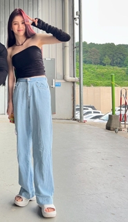 Han So-hee feet photo thumbnail