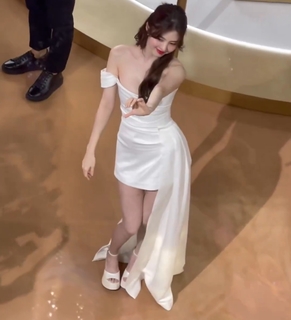 Han So-hee feet photo thumbnail