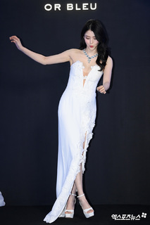 Han So-hee feet photo thumbnail