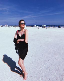 Hana Adrović feet photo 2