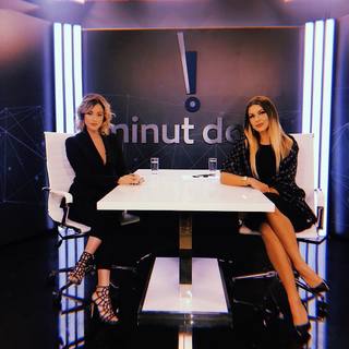 Hana Adrović feet photo 9