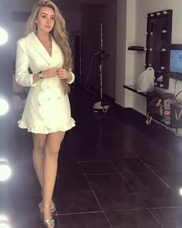 Hana El Zahed feet photo thumbnail