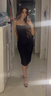 Hana El Zahed feet photo thumbnail