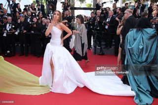 Hana El Zahed feet photo thumbnail