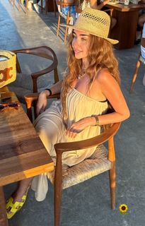 Hana El Zahed feet photo thumbnail