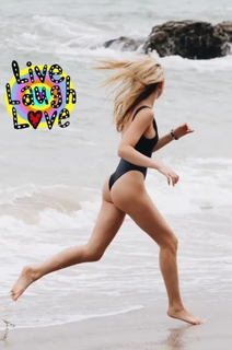 Hana Hayes feet photo 14