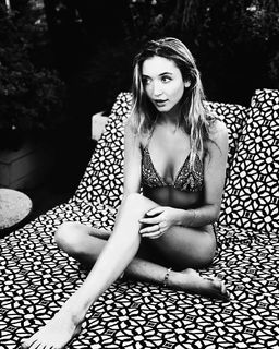 Hana Hayes feet photo 2