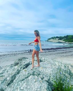 Hana Hayes feet photo 16