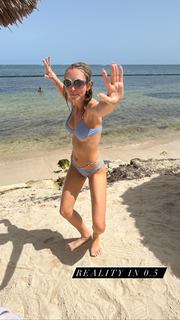 Hana Hayes feet photo 8