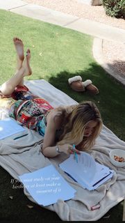 Hana Hayes feet photo 4