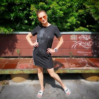 Hana Kynychová feet photo 1