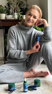 Hana Kynychová feet photo 3