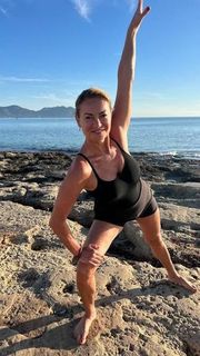 Hana Kynychová feet photo 1