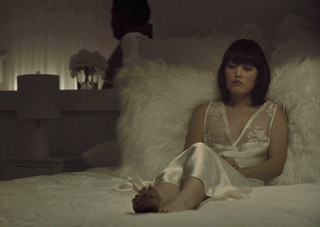 Hana Mae Lee feet photo 3