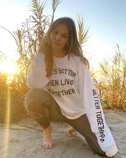 Hana Nitsche feet photo 3