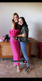 Hana Shiha feet photo thumbnail