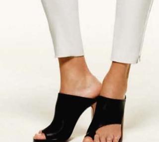 Hana Soukupova feet photo 9