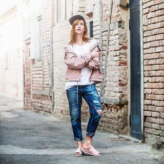 Hana Vagnerová feet photo 9