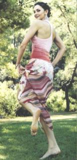 Hande Ataizi feet photo 11
